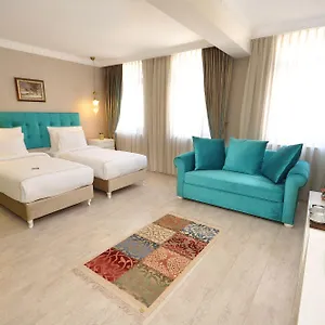Otel Nea Old ***